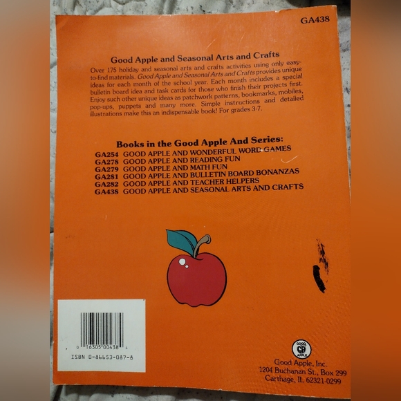 Good apple seasonal arts and crafts activity book - Picture 2 of 7